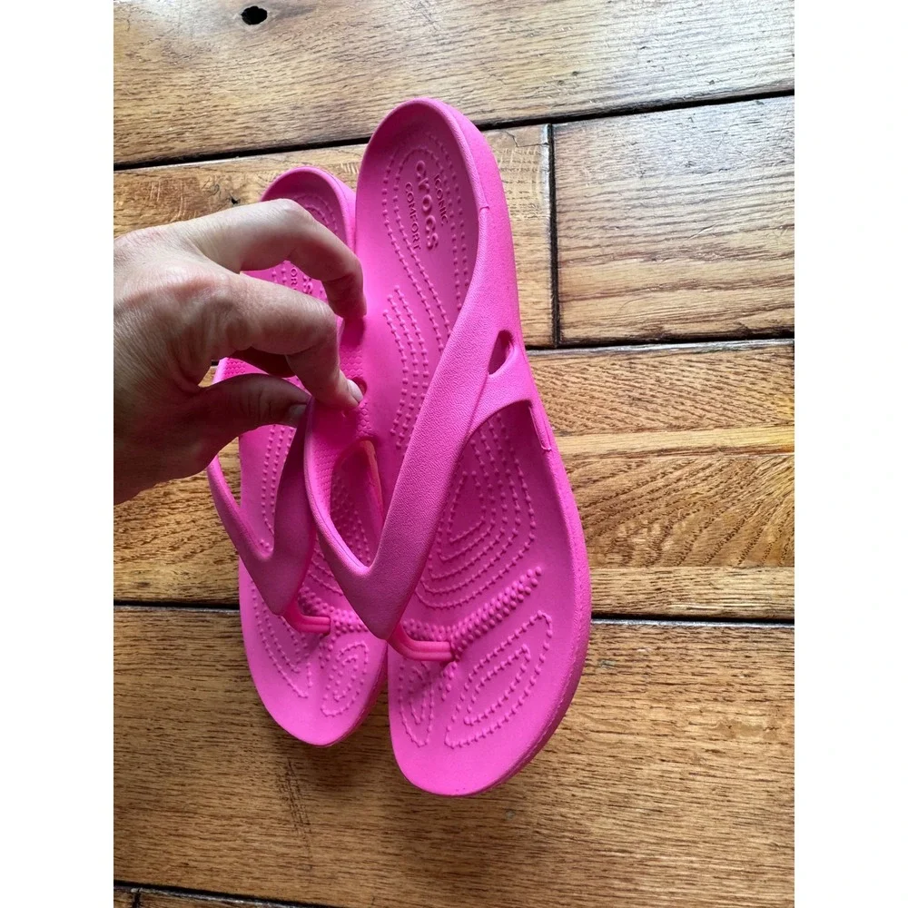 Crocs Flip Flops Women 6 Pink Kadee II Iconic Comfort Lightweight Sandals